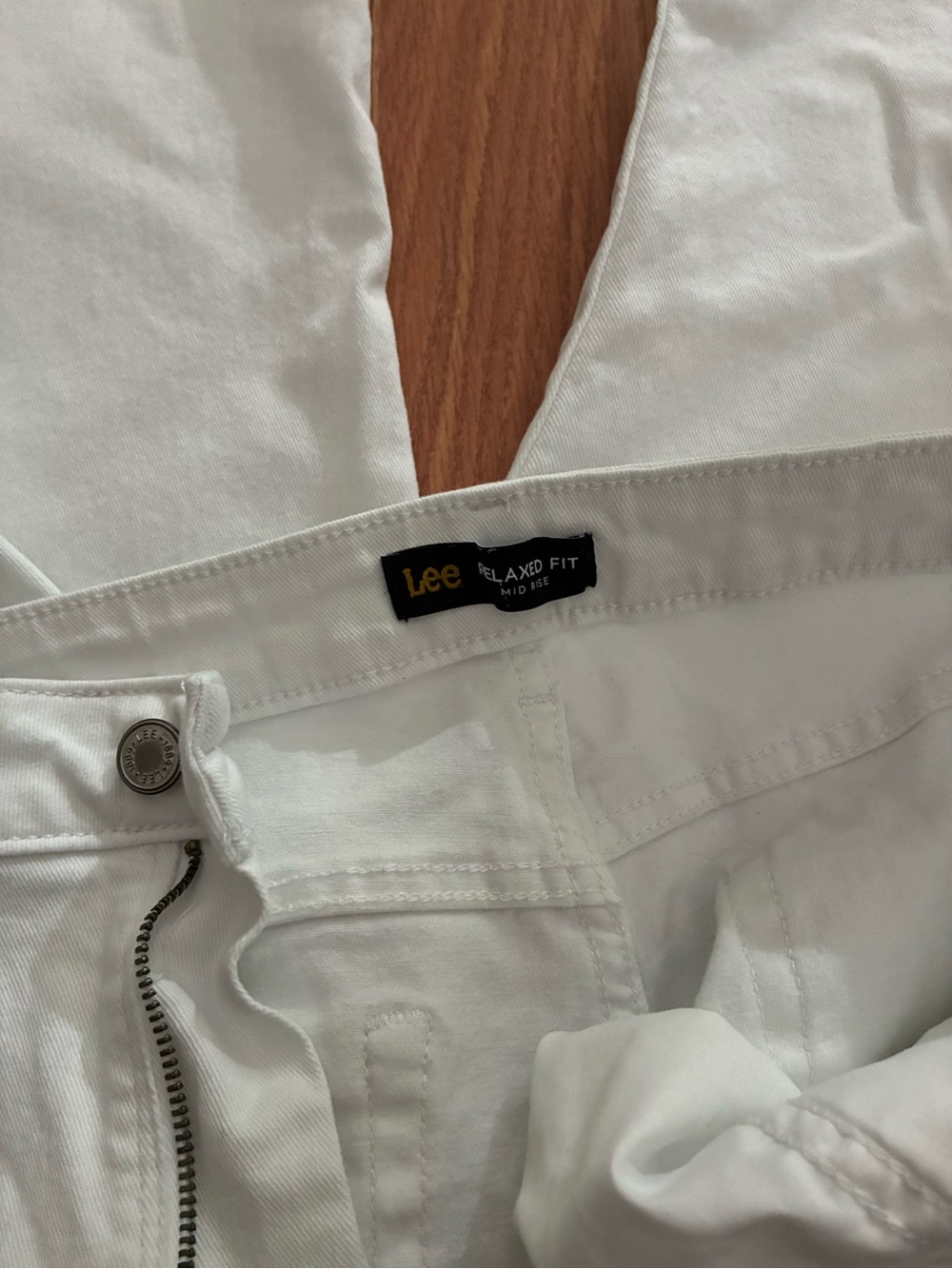 Lee Men's Relaxed Fit White Jeans